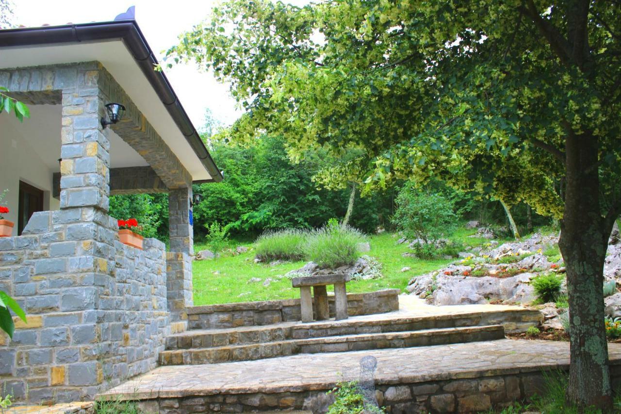 Holiday Home Deni Roč Eksteriør bilde